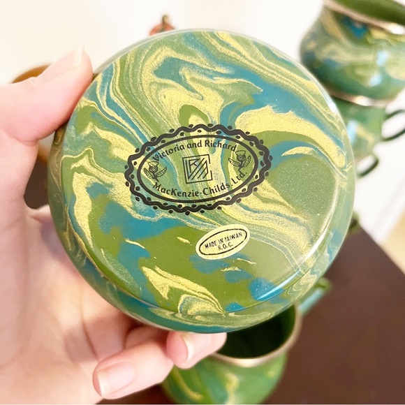 Vintage RARE MacKenzie-Childs Victoria and Richard Green Enamel 12 pc Tea Set - Picture 10 of 10